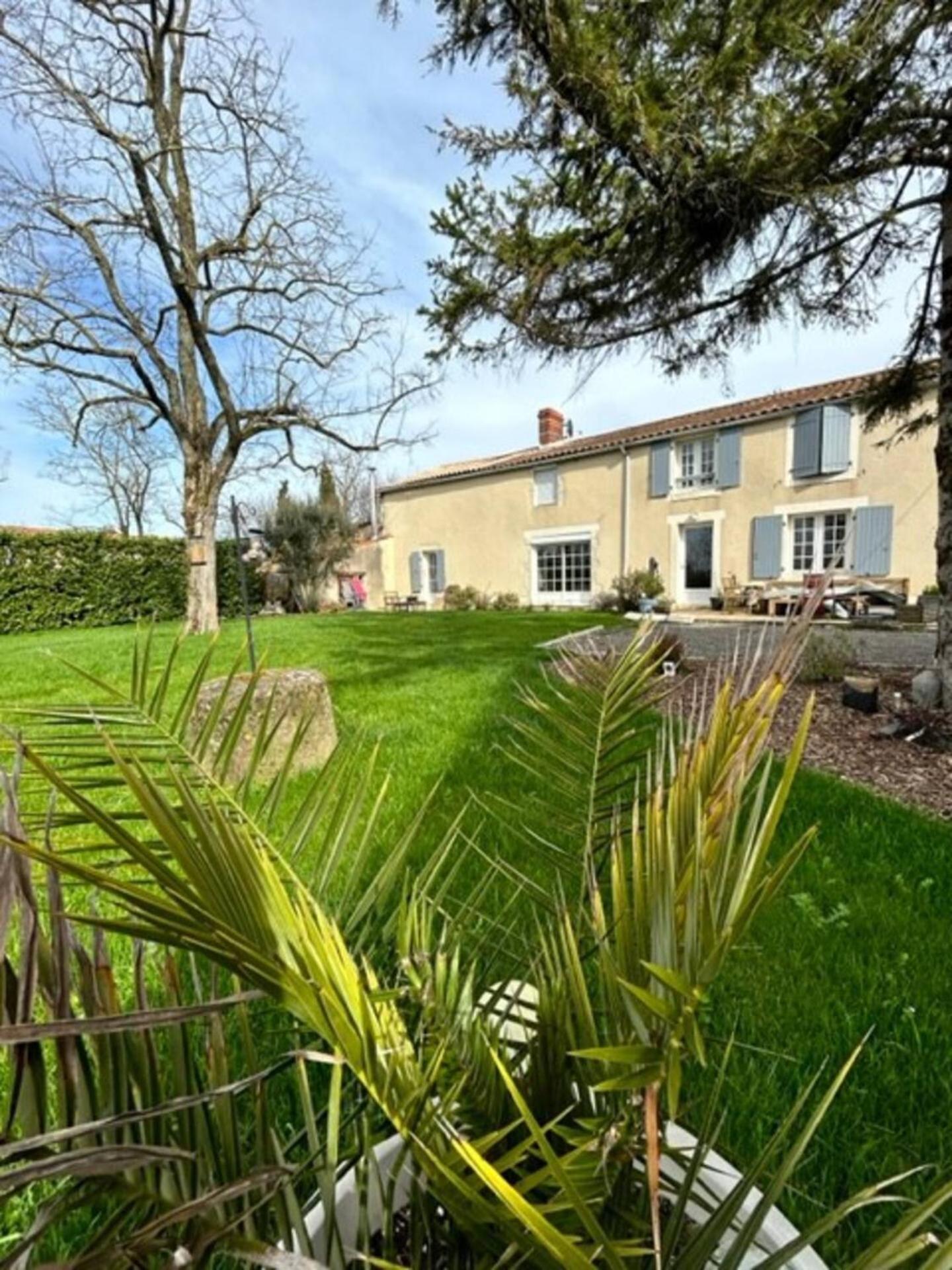The Blue Lotus Gite And Spa Le Langon Exterior photo